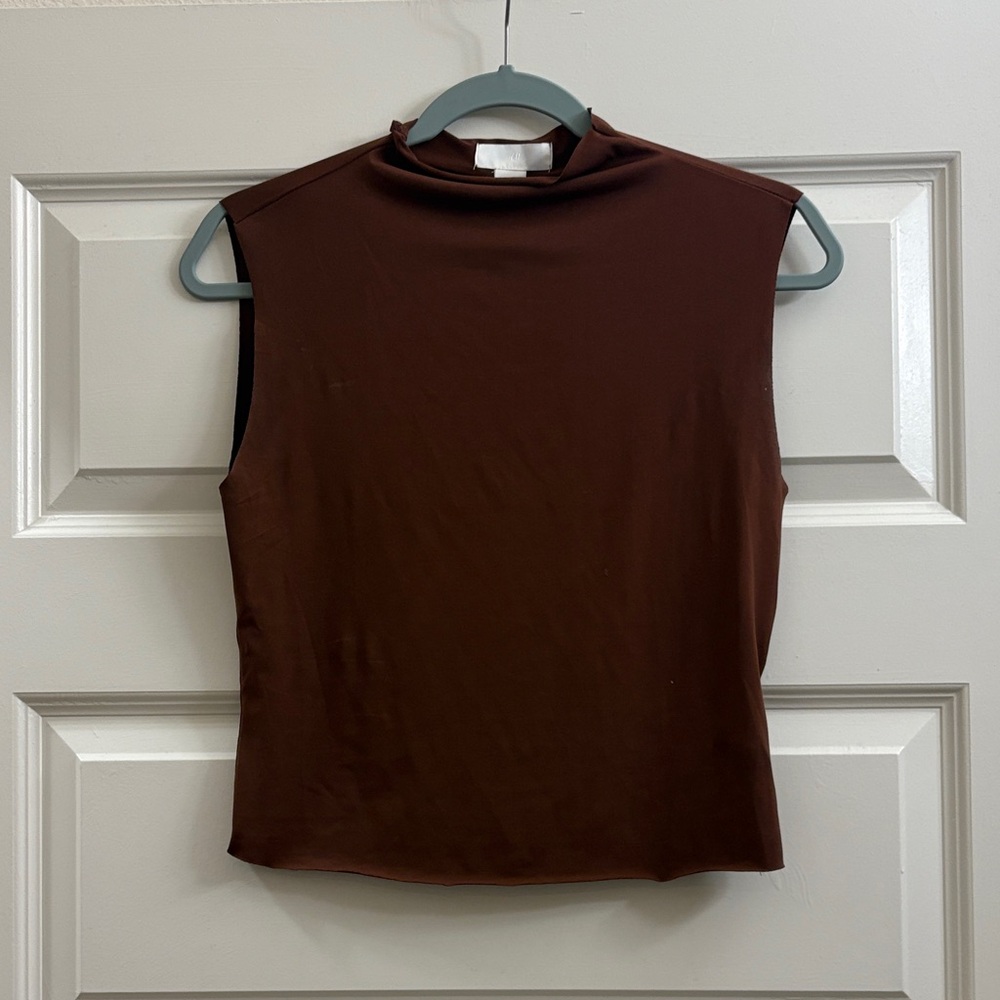 H&M | Sleeveless High-Neck Top